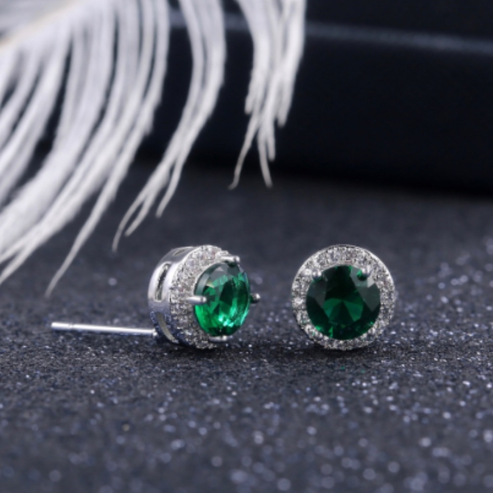 ✨Stunning Emerald Studs✨ - Picture 2 of 5